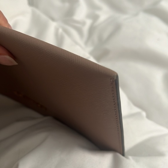 Micheal Kors clutch - Picture 5 of 5